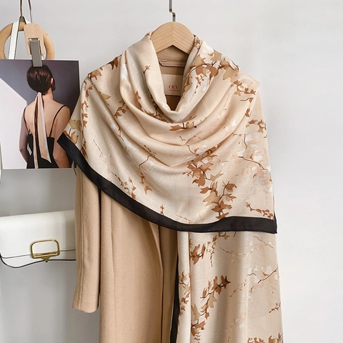 Elegante Sjaal Met Bladprint Voor Dames Zacht Polyester Lichtgewicht Sjaal Voor Herfst Winter Mode Decoratieve Sjaal