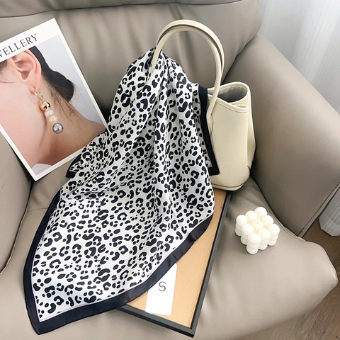 Vintage Leopard Print Satin Scarf For Women Polyester Square Neck Scarf Animal Pattern Fashion Hair Band Small Scarf