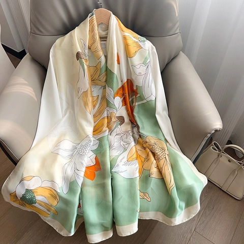 Eleganter Satin-Schal mit Magnolienblüten-Druck für Damen Großer Sonnenschutz-Schal Polyester Langer Leichter Wickelschal