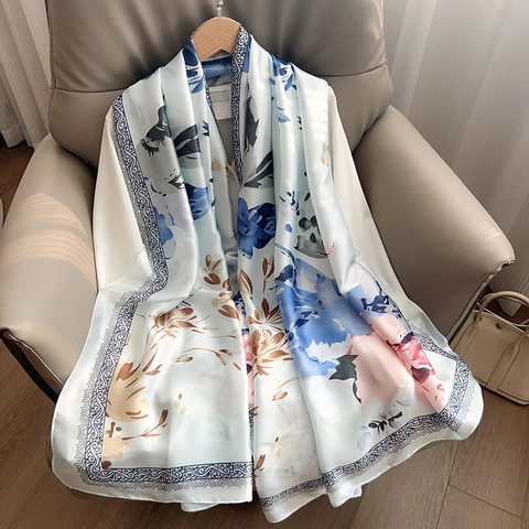 Femmes Élégante Écharpe Longue en Satin Imprimé Floral Grand Châle Style Chinois Motif de Fleurs Léger Protection Solaire Pour Dame