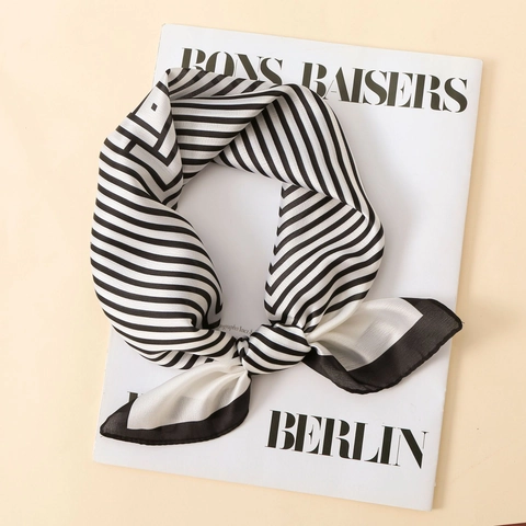 Minimalistisch Zwart Wit Gestreepte Satijnen Vierkante Sjaal Voor Vrouwen Polyester Bedrukte Zijdeachtige Halsdoek Elegante Hoofddoek