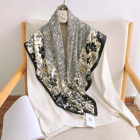 Elegant Floral Printed Satin Square Scarf For Women Lightweight Soft Polyester Head Scarf Fashion Commuter Decorative Wrap