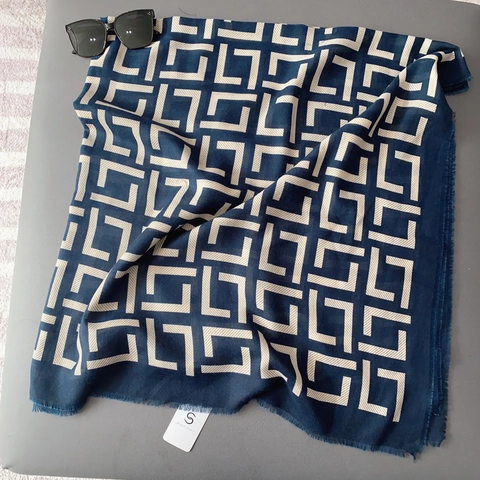 Carré de Soie Femme Imprimé Géométrique Large Châle en Polyester Élégant avec Bords Effilochés pour Vacances à la Plage