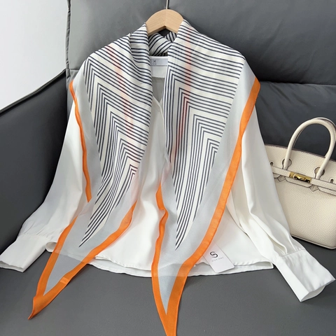 Dames Satijnen Ruitvormige Sjaal Geometrisch Gestreepte Halsdoek Ademend Lichtgewicht Mode Foulard Voor Kantoor Dagelijks