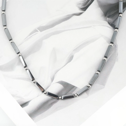 Collana a Perline in Acciaio al Titanio ed Ematite Minimalista Catena Geometrica Rettangolare per Uomo Donna Gioielli Industriale