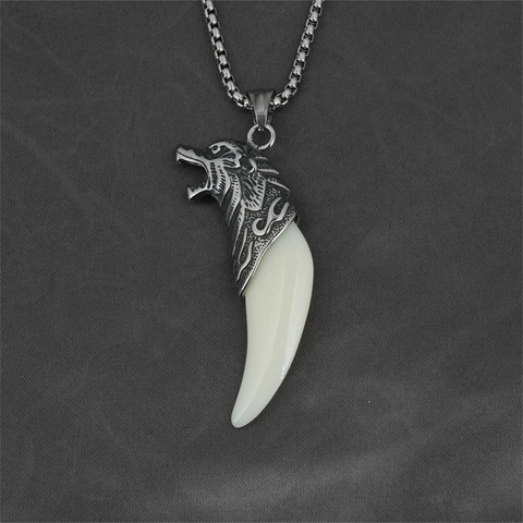 Vintage Wolf Head Wolf Fang Pendant Necklace For Men Stainless Steel Resin Gothic Ethnic Dominine Punk Jewelry Necklace