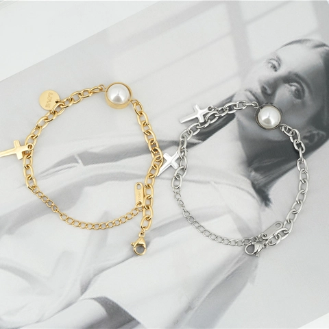 Bracciale a Croce in Acciaio Inossidabile Minimalista Con Perla Artificial di Imitazione LOVE Tag Oro Argento Bracciale Donna Gioielli