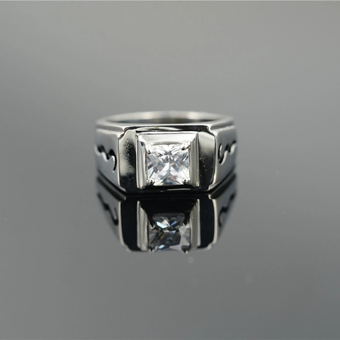 Anello in Acciaio al Titanio Vintage con Strass per Uomo Donna Quadrato Tondo Geometrico Elegante Alla Moda Gioielli Unisex Regalo