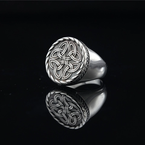Vintage Stainless Steel Celtic Knot Signet Ring For Men Women Retro Punk Gothic Oxidized Silver Tone Band Ring Jewelry Gift