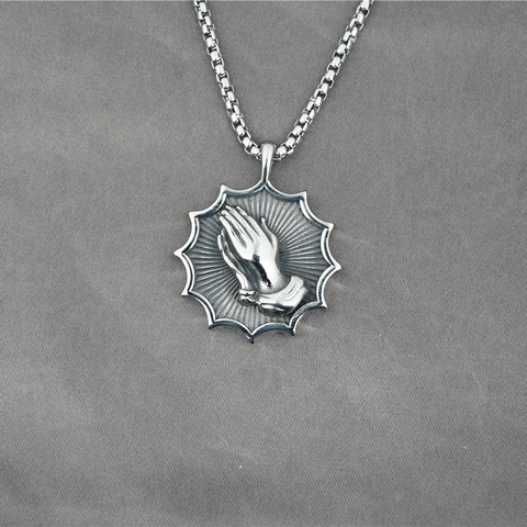 Vintage Titanium Steel Praying Hands Pendant Necklace For Men Women Retro Starburst Religious Religious Stainless Steel Jewelry