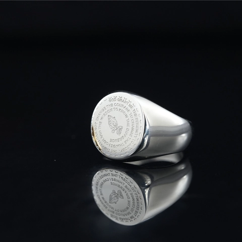 Anello con Sigillo in Acciaio al Titanio Vintage Inciso Mani in Preghiera Preghiera della Serenità Anello Religioso Gioielli Retro Unisex