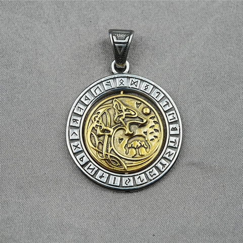 Vintage Viking Wolf Head Round Pendant Necklace For Men Stainless Steel Two Tone Rune Relief Nordic Mythology Jewelry Accessory