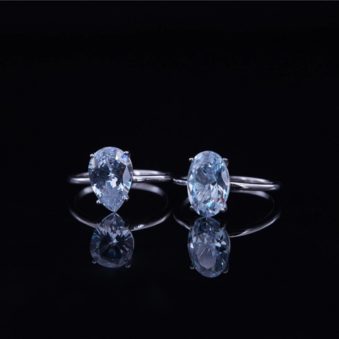 Vintage Titanium Steel Rhinestone Ring For Women Minimalist Luxury Pear Cut Oval Shape Proposal Finger Ring Jewelry Gift