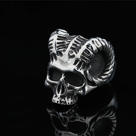 Anello Punk Vintage in Acciaio al Titanio con Teschio e Corno di Capra Gothic Argento Invecchiato Gioielli per Uomo Donna