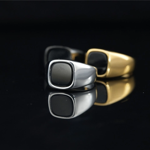 Anello Sigillo in Acciaio al Titanio con Pietra Artificiale Nera Quadrata Vintage per Uomo Hip Hop Moda Anello a Fascia Geometrico