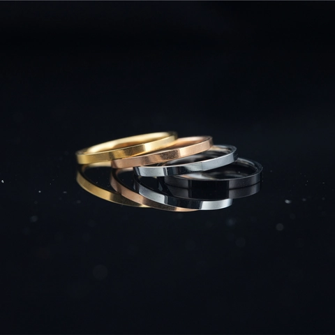 Anello Unisex in Acciaio al Titanio Minimalista Semplice Fascia Liscia Lucida Geometrica Vintage Gioielli di Moda Accessorio