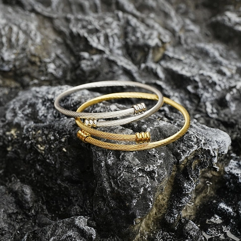 Brazalete Unisex de Acero de Titanio Torsada Cable Minimalista Abierto Estilo Industrial Ajustable Joyería de Moda Regalo