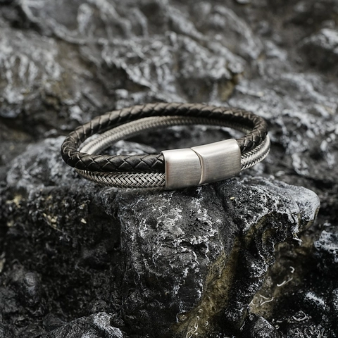Bracciale Intrecciato a Doppio Strato in Acciaio al Titanio Vintage da Uomo Con Chiusura Magnetica Stile Hardcore Gioielli di Moda Lucidi Regalo Accessorio Mano