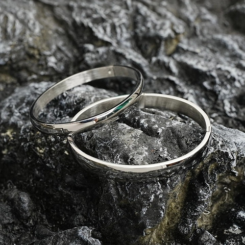 Minimalist Titanium Stainless Steel Bangle For Men Women Mirror Polished Frosted Hinged Oval Cuff Bracelet Birthday Gift