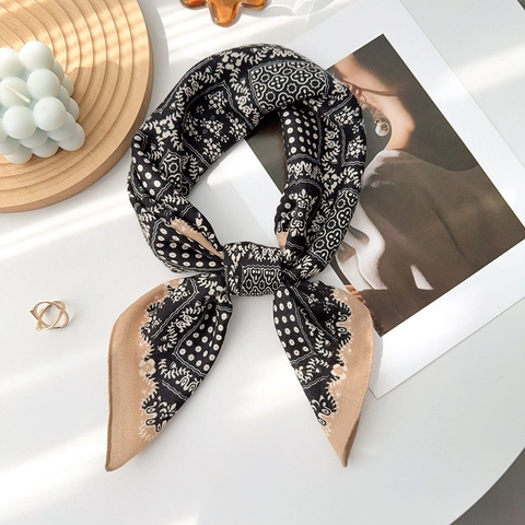 Carré de Soie Femme Motif Paisley Bandana en Polyester Foulard de Tête et Cou Accessoire Élégant pour le Quotidien