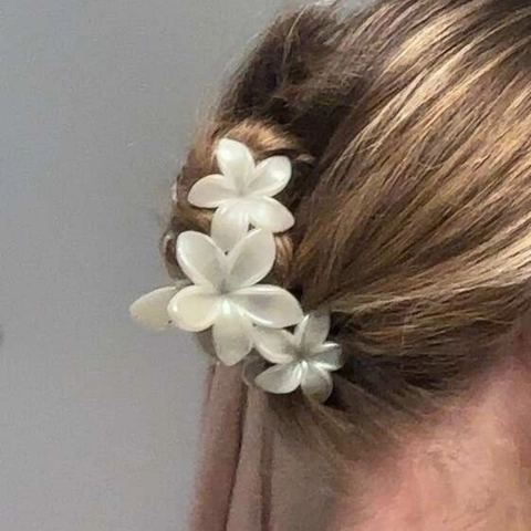 Elegante Molletta per Capelli Plumeria Perlata Stile Francese Clip a Coda di Cavallo Floreale Dolce Fiore per Donna