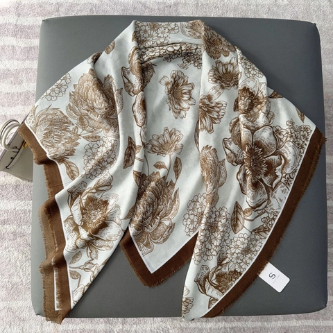 Carré de Satin en Polyester à Imprimé Floral Vintage Élégant Grand Châle à Franges Doux et Chaud pour Femme Quotidien