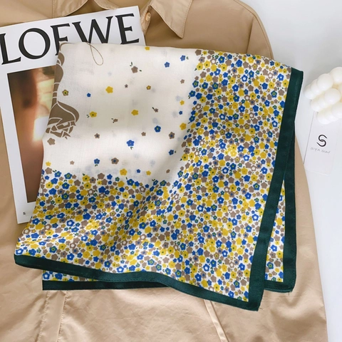 Vintage Floral Printed Square Scarf For Women Polyester Silk Like Neck Scarf Fashion Retro Horse Carriage Pattern Scarf