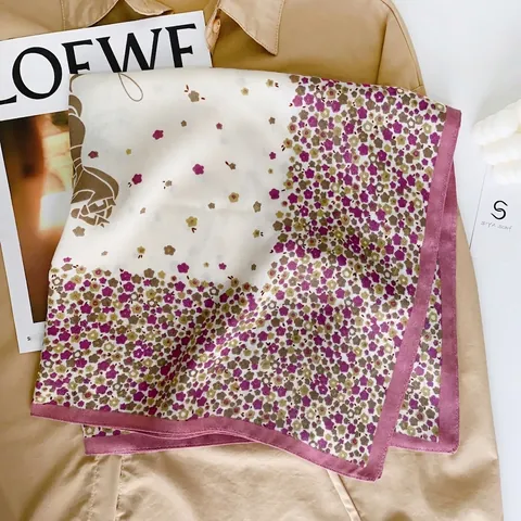 Vintage Floral Printed Square Scarf For Women Polyester Silk Like Neck Scarf Fashion Retro Horse Carriage Pattern Scarf
