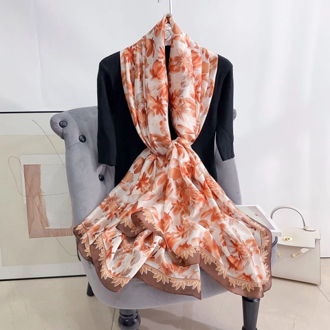 Châle Élégant en Satin de Polyester Imprimé Floral pour Femmes Wrap de Protection Solaire Léger pour Voyage Plage Vacances