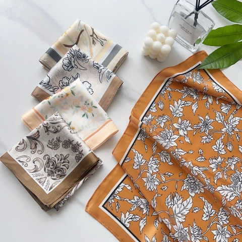 Foulard Quadrato in Satin Estivo da Donna Stampa Floreale Foulard di Seta Fascia per Capelli Eleganti Accessori di Moda