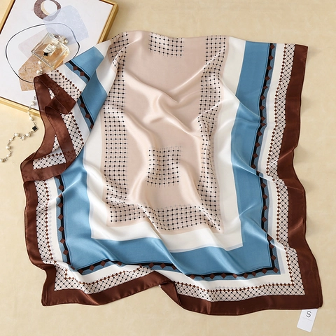 Elegante Satijnen Sjaal met Geometrische Print voor Dames Zachte Polka Dot Gestreepte Omslagdoek Modieuze Veelzijdige Dagelijkse Lichte Zonbescherming