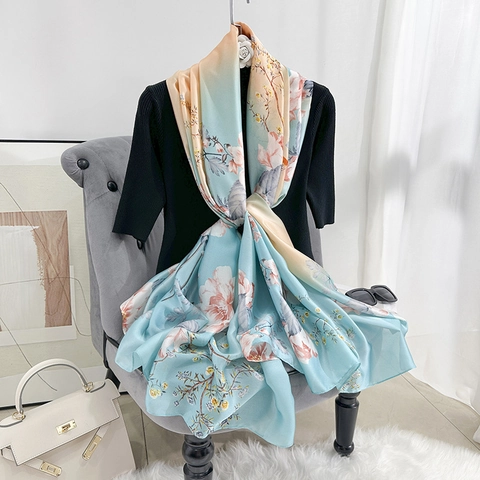Elegante Dames Lange Sjaal Gemaakt Van Zacht Satijn Polyester Bloemenprint Kleurverloop Mode Veelzijdige Omslagdoek Voor Strand En Zon