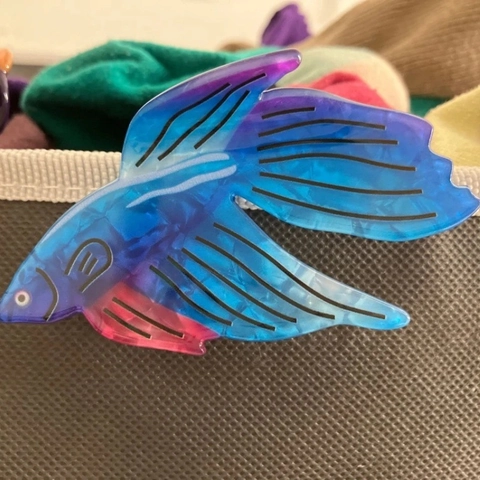Flying Fish Hair Claw Gradient Acrylic Shark Clip Ocean Series Handmade Hair Accessories For Women Vacation Style Clamp