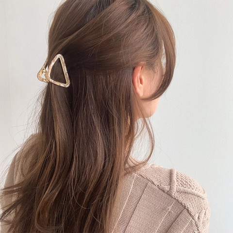 Korean Fashion Acetate Triangle Hair Claw Clip Geometric Hollow Alloy Hair Grip Elegant Hair Accessories For Women