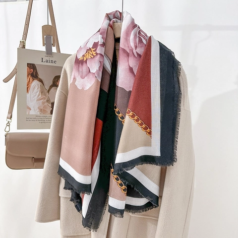 Grand Carré de Soie Femme Imprimé Floral et Chaîne Rétro Élégant Châle en Satin de Polyester avec Bord à Franges Mode