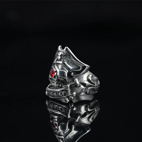 Vintage Roestvrij Stalen Piraten Schedel Ring Voor Heren Gothic Punk Rood Strass Ingelegd Antiek Zilver Mode Sieraden Ring