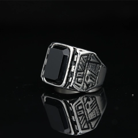 Anello Sigillo Vintage in Acciaio al Titanio per Uomo Grande Gemma Nera Rettangolare Punk Hip Hop Gioielli di Moda Anello da Dito Uomo Accessorio