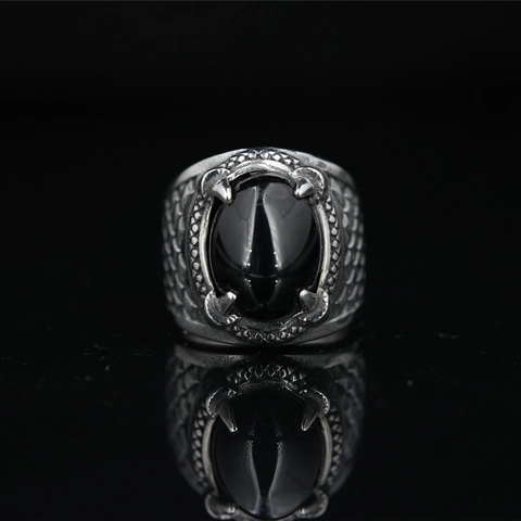 Vintage Stainless Steel Dragon Claw Ring For Men Punk Gothic Black Onyx Inlaid Domineering Retro Scale Texture Finger Ring