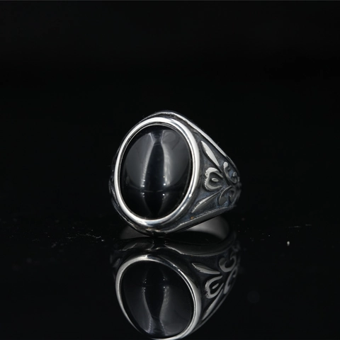 Anillo Tallado de Acero Inoxidable Estilo Maya Vintage para Hombre Mujer Gótico Rojo Negro Strass Piedra Ovalada Anello de Sello