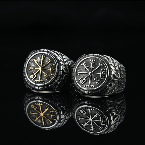 Bague Boussole Viking Vegvisir pour Hommes Rétro Acier Titane Punk Gothique Motard Chevalière Bijoux Mythiques Nordiques