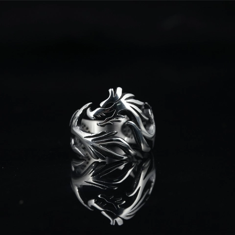 Anello in Acciaio al Titanio con Drago Vintage Uomo Punk Gothic Hollow Out Testa di Drago Band Anello Rétro Placcato Argento Biker Gioielli da Uomo