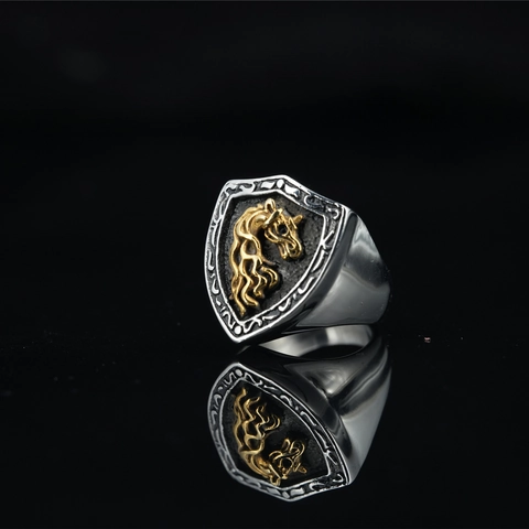 Men Vintage Horse Head Shield Signet Ring Stainless Steel Hip Hop Knight Punk Band Ring Gold Silver Two Tone Jewelry Gift