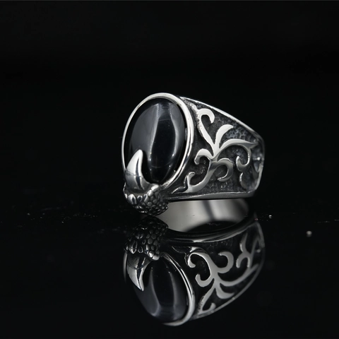Vintage Gothic Punk Ring Titaniumstaal Zwarte Ovale Steen Adelaarsklauw Ontwerp Heren Dames Retro Band Sieraden