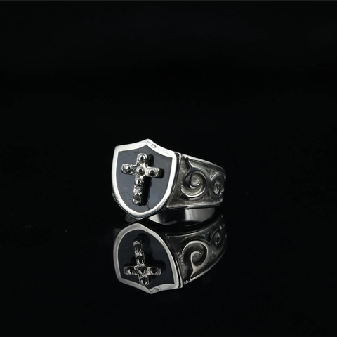 Anello a Scudo Con Croce Gotica in Acciaio al Titanio Vintage Punk Rock Band Per Uomo Accessorio Da Festa Smalto Nero Gioielli