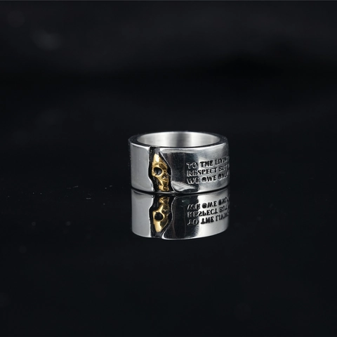 Anello in Acciaio Inossidabile al Titanio con Teschio Bicolore Gotico Vintage Citazione Incisa Gioielli Hip Hop da Uomo