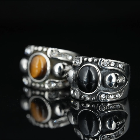 Anillo de Calavera Punk Gótico Vintage de Acero de Titanio para Hombre Acabado Plata Antigua Con Obsidiana Negra Ojo de Tigre