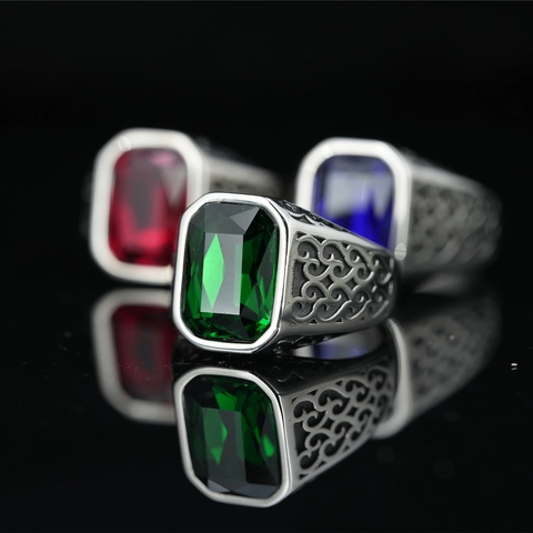 Anello Vintage in Acciaio al Titanio con Strass per Uomo Donna Barocco Traforato Rettangolare Pietra Preziosa Intarsiato Anello Retrò Moda Gioielli