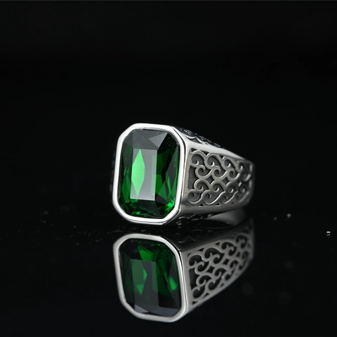 Anello Vintage in Acciaio al Titanio con Strass per Uomo Donna Barocco Traforato Rettangolare Pietra Preziosa Intarsiato Anello Retrò Moda Gioielli