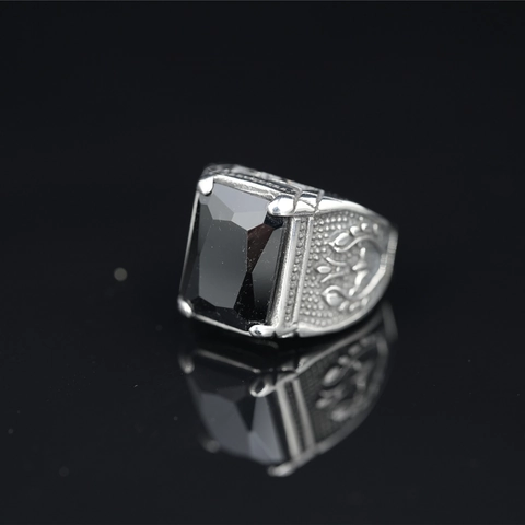 Vintage Titanium Steel Ring For Men Gothic Rectangle Rhinestone Inlaid Fashion Finger Ring Retro Jewelry Gift