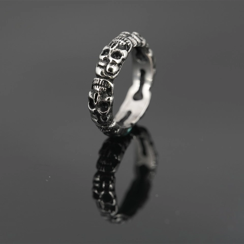 Retro Gothic Teschio Anello in Acciaio al Titanio Anticato Punk Hip Hop Anello a Fascia per Uomo Donna Gioielli